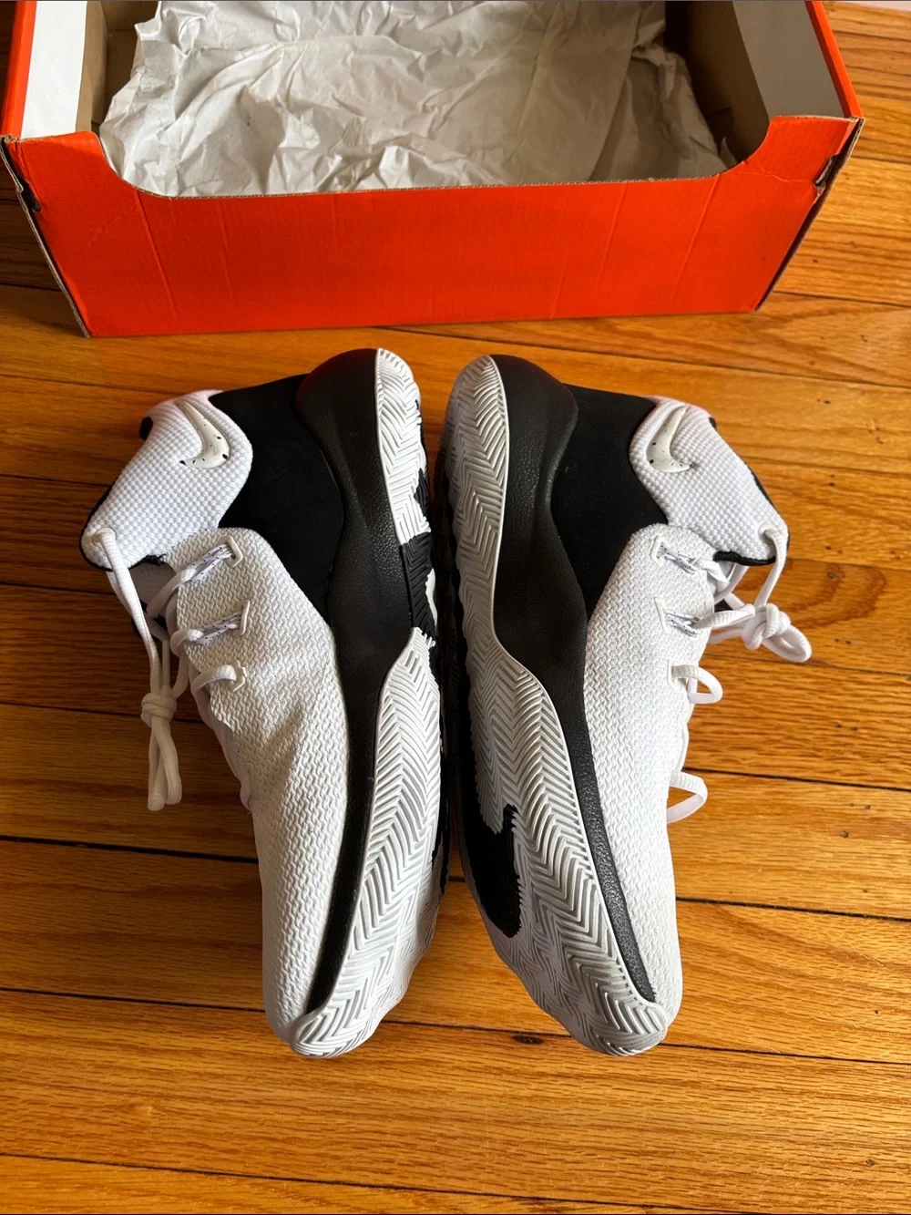 Nike White and Black Men's Athletic Zoom Trainers